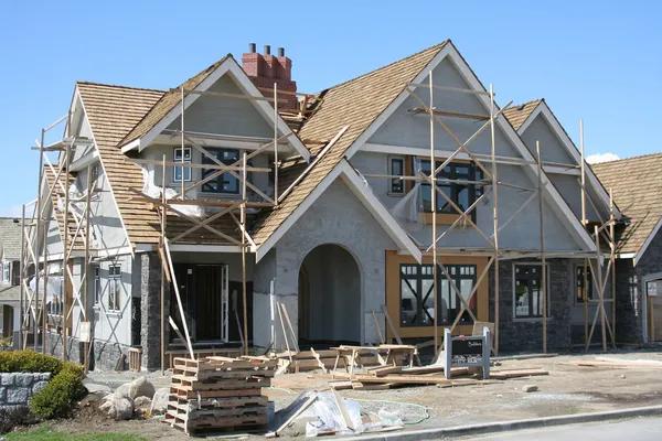 Licensed Roofing Contractor With Free Estimates