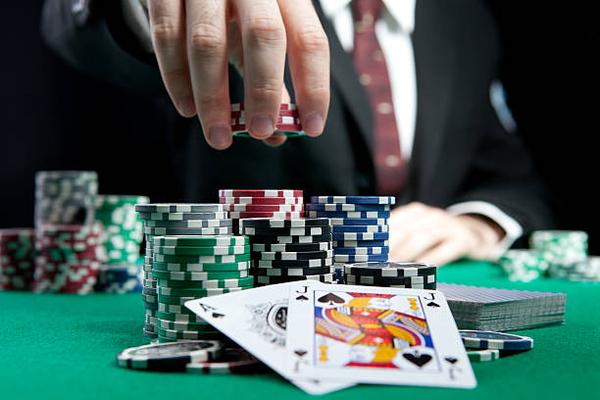 Casino Francais En Ligne Et Monde Connecte En Evolution